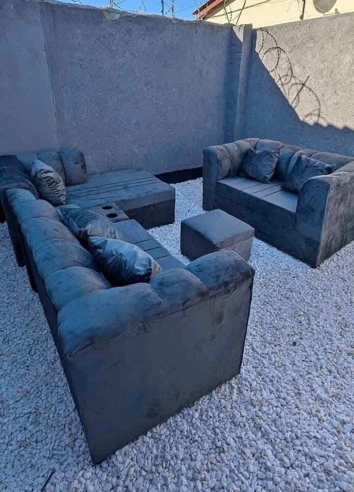 Luxury living room sofa in Enugu