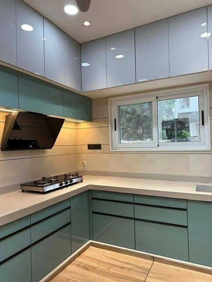 Modern kitchen cabinet in Onitsha