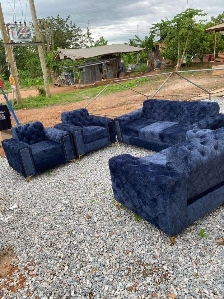 Premium sofas sets in Asaba