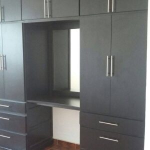 Quality wardrobe Delta